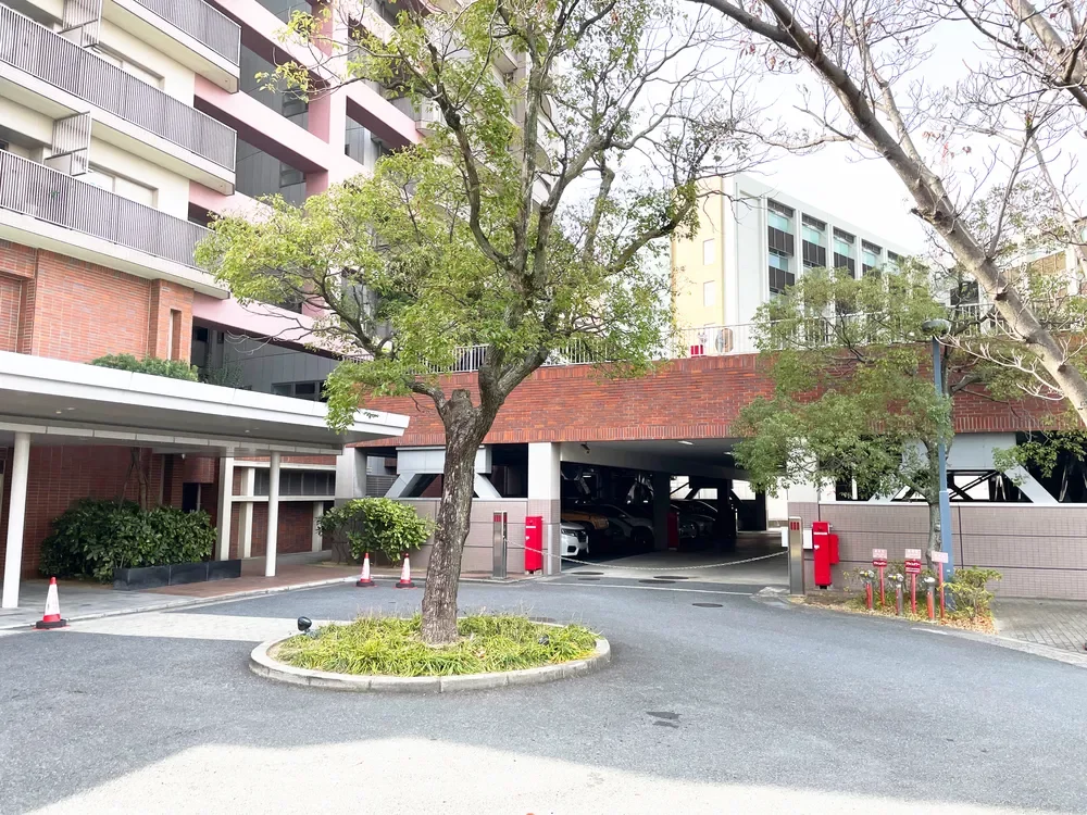 ローレルスクエア都島プライムタワー 駐車場入口