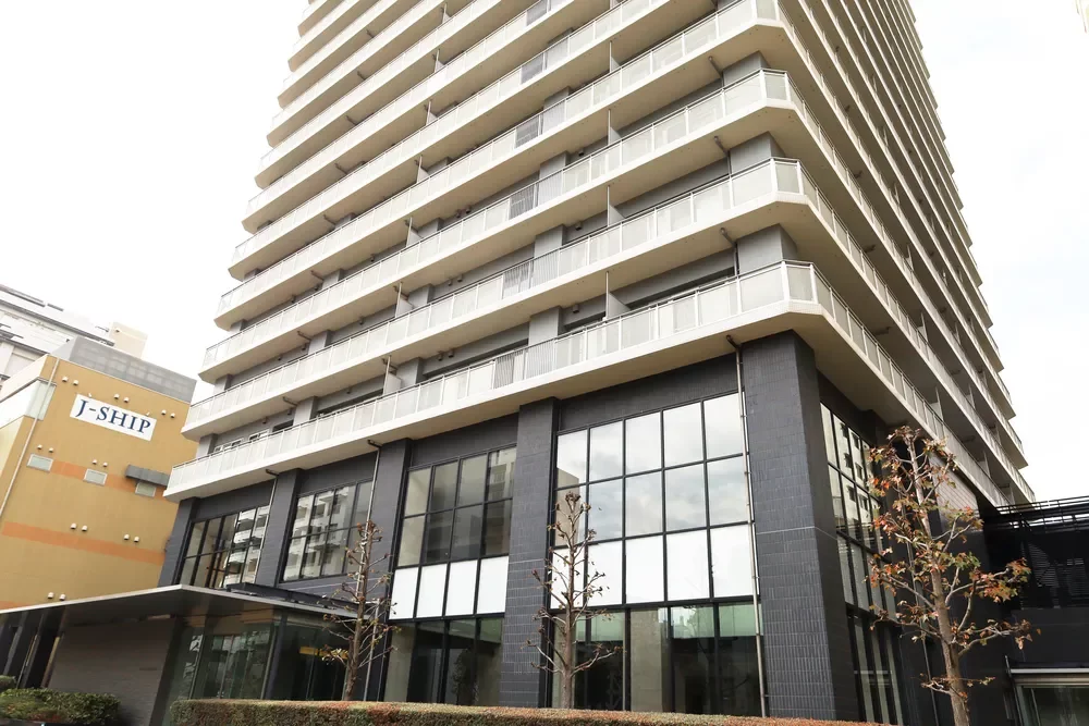 ルネッサなんばタワー 外観