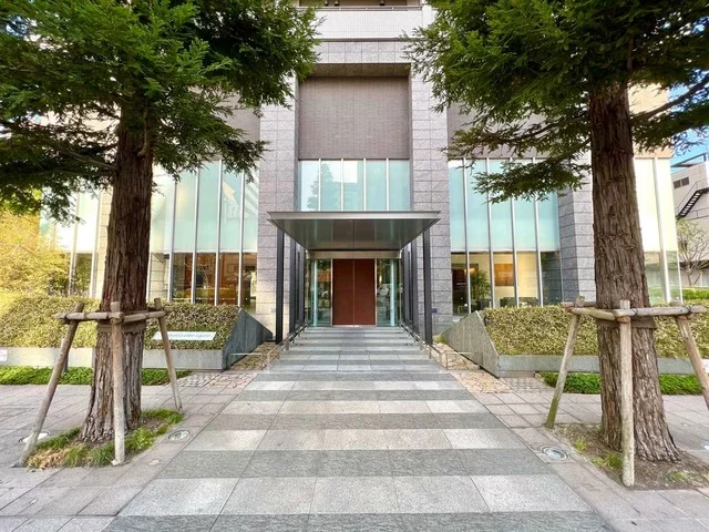 ウェリス上本町ローレルタワー エントランス