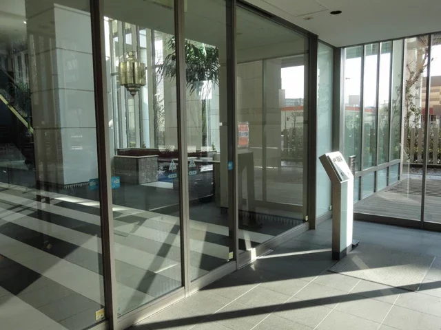 クロスタワー大阪ベイ エントランス