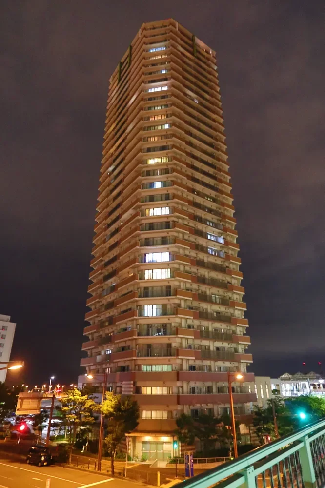 ローレルスクエア大阪ベイタワー 夜間