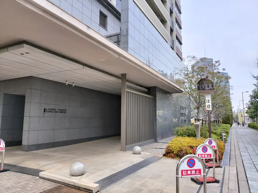 ローレルタワーサンクタス梅田 エントランス