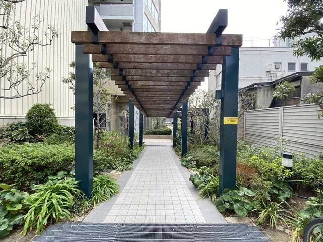 レジデンスタワー上本町 アプローチ