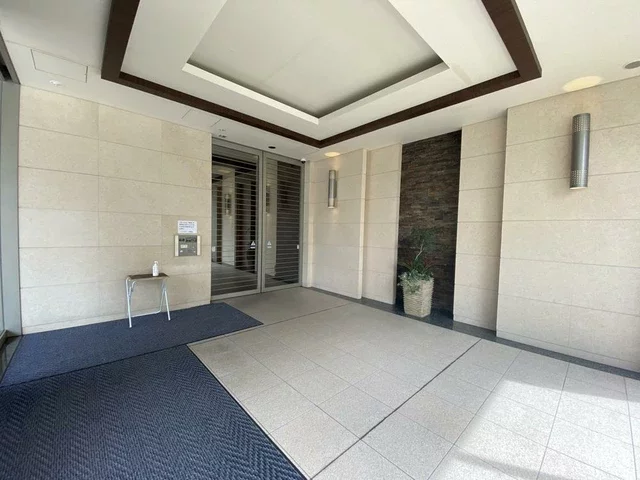 レジデンスタワー上本町 エントランス