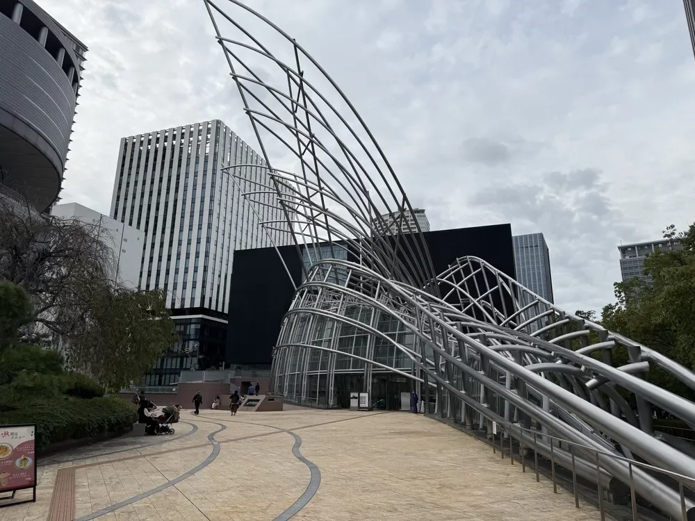 国立国際美術館