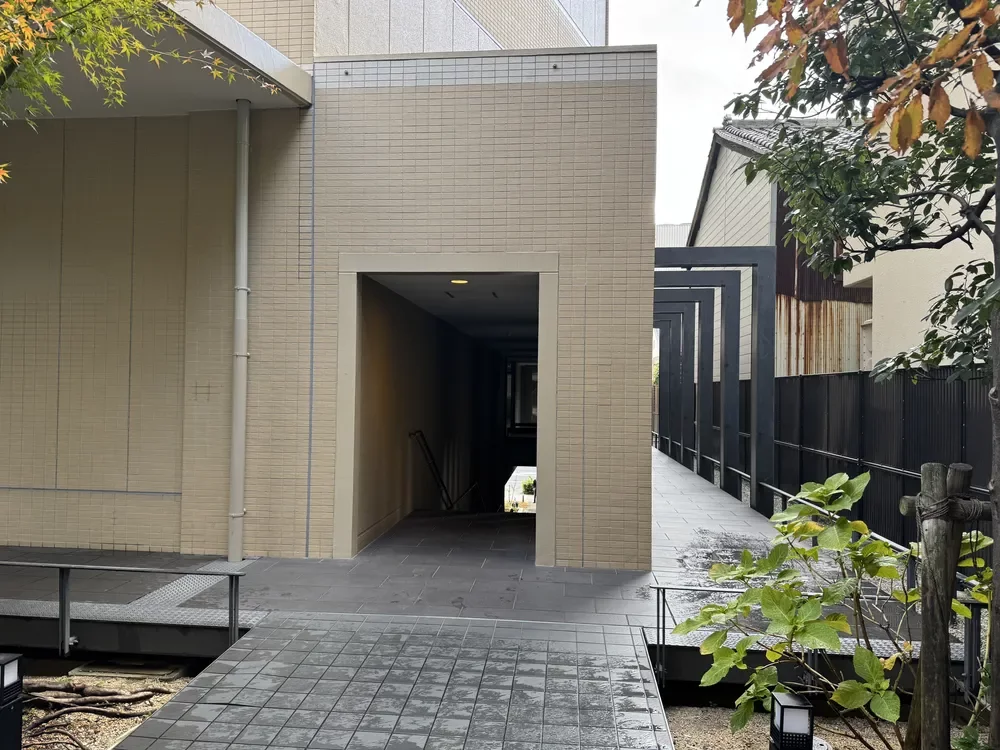 マストタワー安堂寺 サブエントランス通路