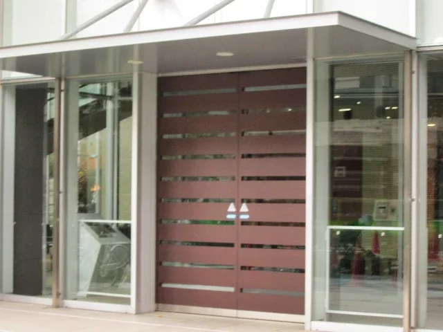 なんばグランドマスターズタワー エントランス