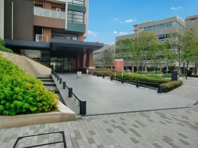 大阪福島タワー アプローチ