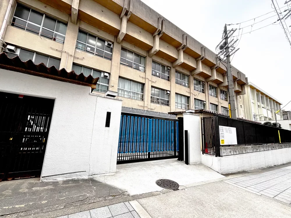 大阪市立高津中学校