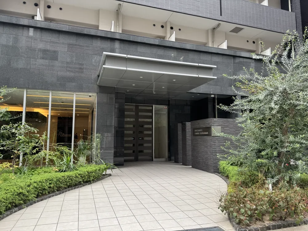 プレサンスタワー 北浜エントランス