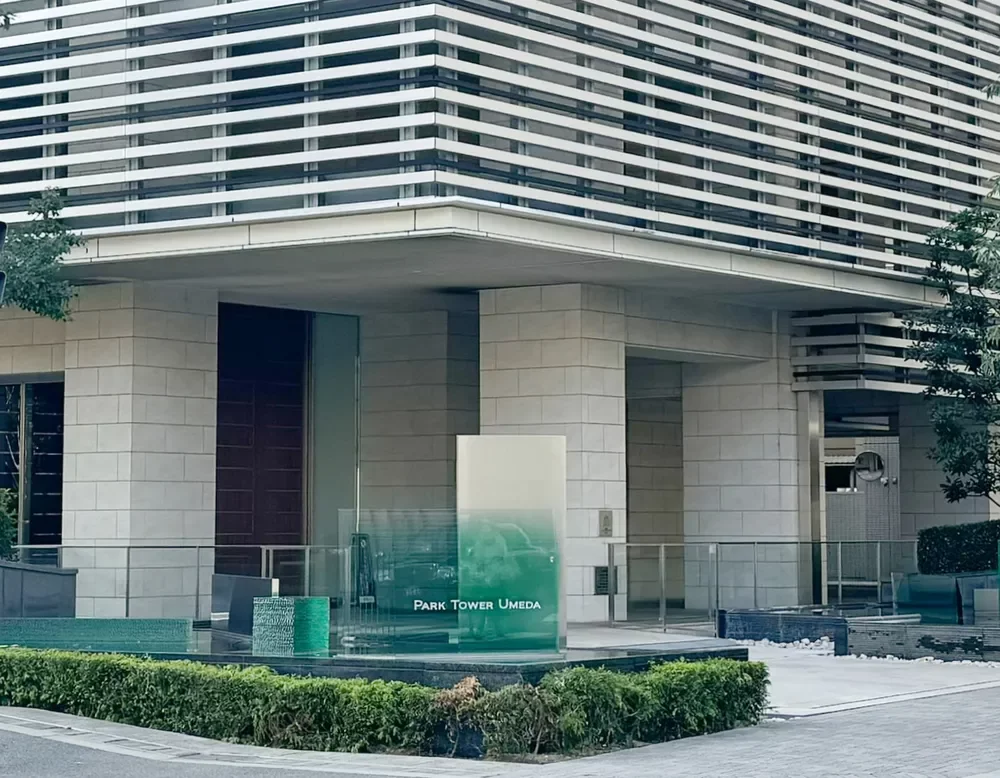 パークタワー梅田　レリーフ