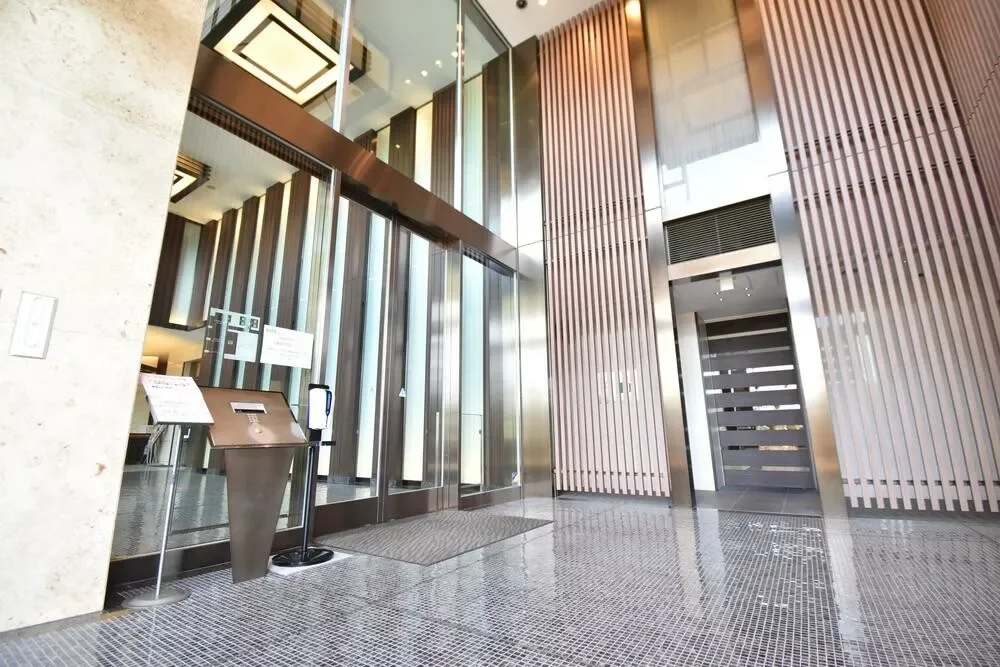 パークタワー北浜 エントランスホール