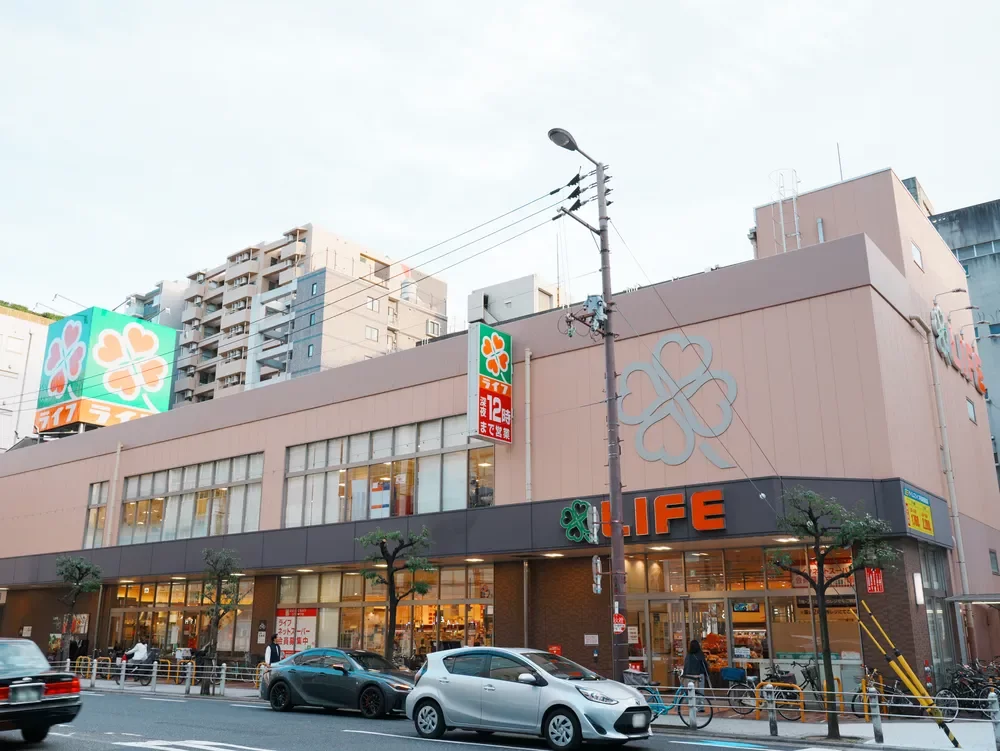 ライフ阿波座駅前店