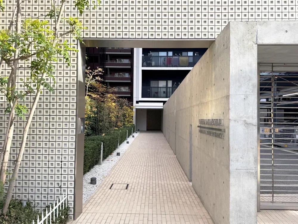 ユニハイム中之島 堂島川タワーレジデンス アプローチ