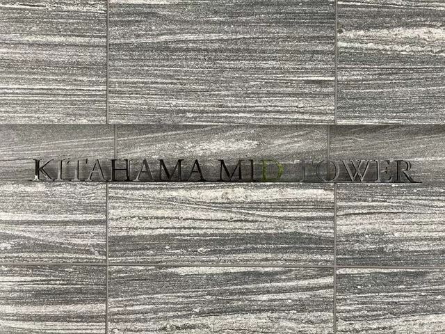 北浜ミッドタワー レリーフ
