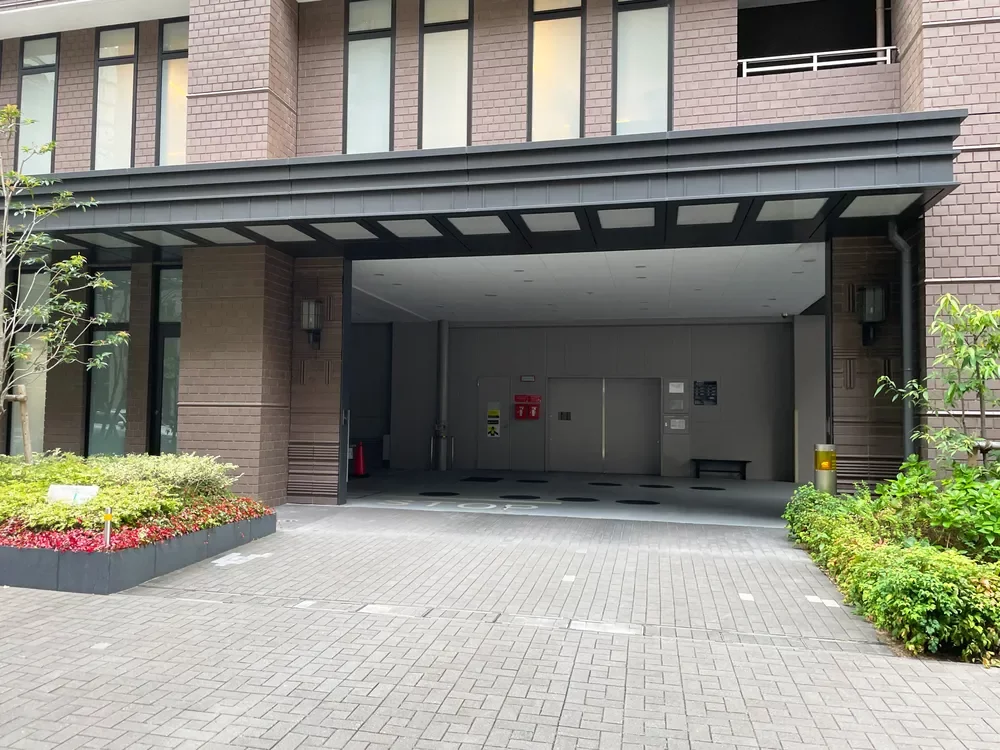 クレヴィアタワー大阪本町 駐車場