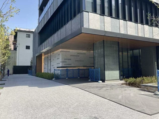 ローレルタワー御堂筋本町 エントランスアプローチ