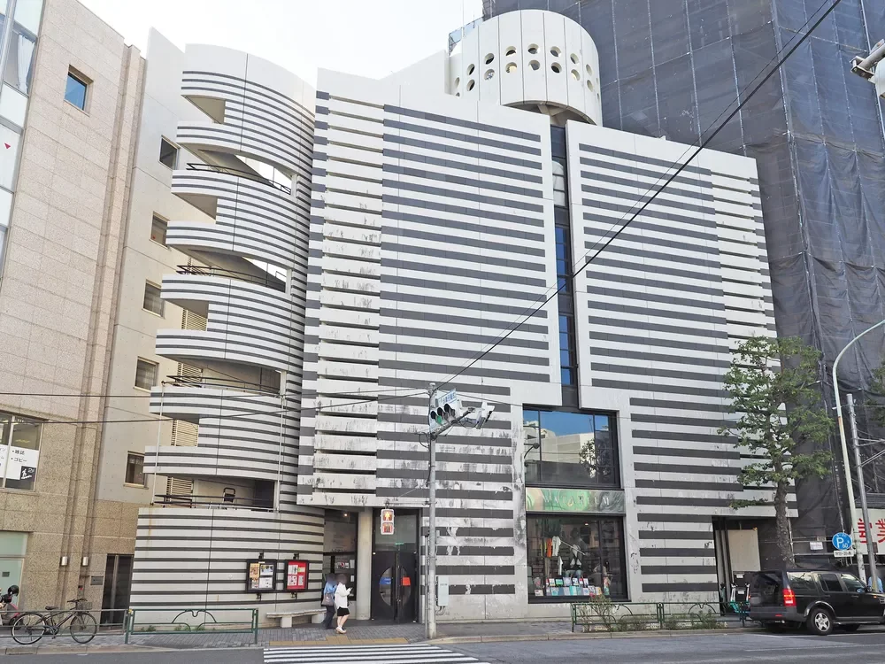 ワタリウム美術館