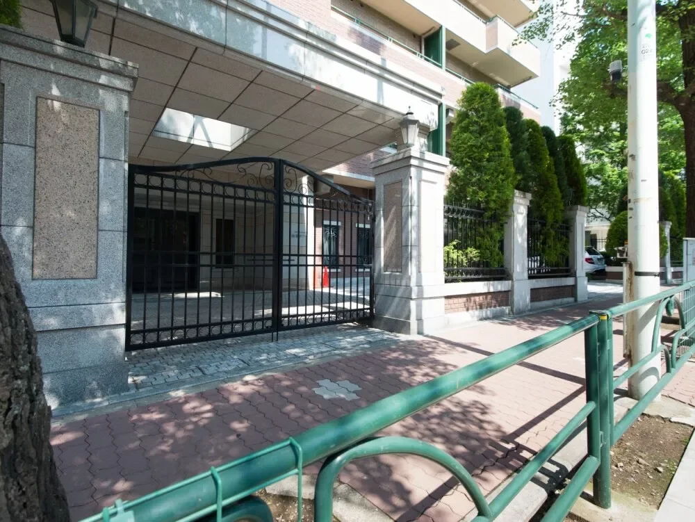 ファミールコート白金タワーズアプローチ