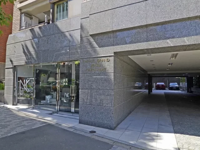 ファミールグラン神宮外苑前 アプローチ