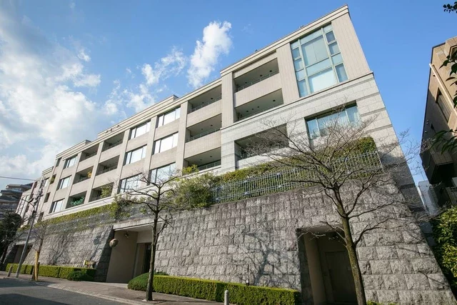 麻布霞町パークマンション外観