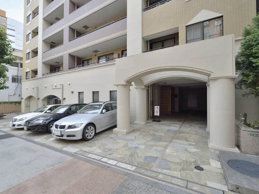 フローレンスパレス御茶ノ水フィアンコ アプローチ