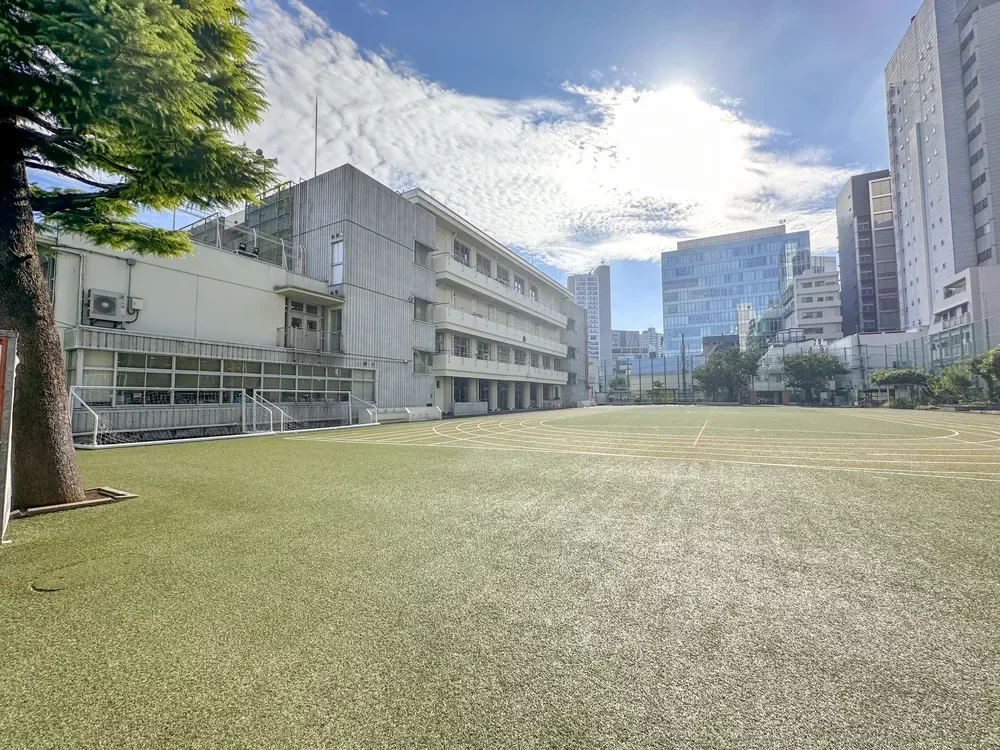 港区立青山小学校
