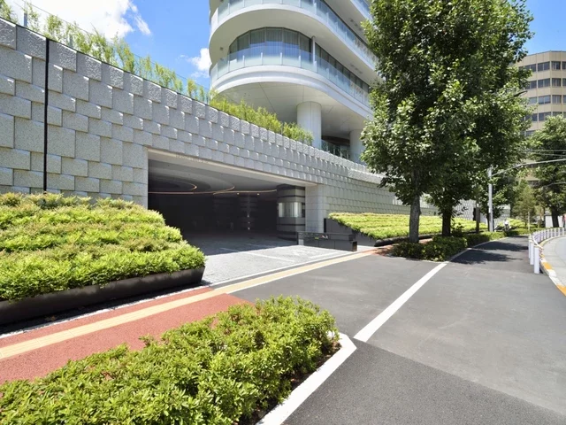 パークコート青山ザタワー アプローチ