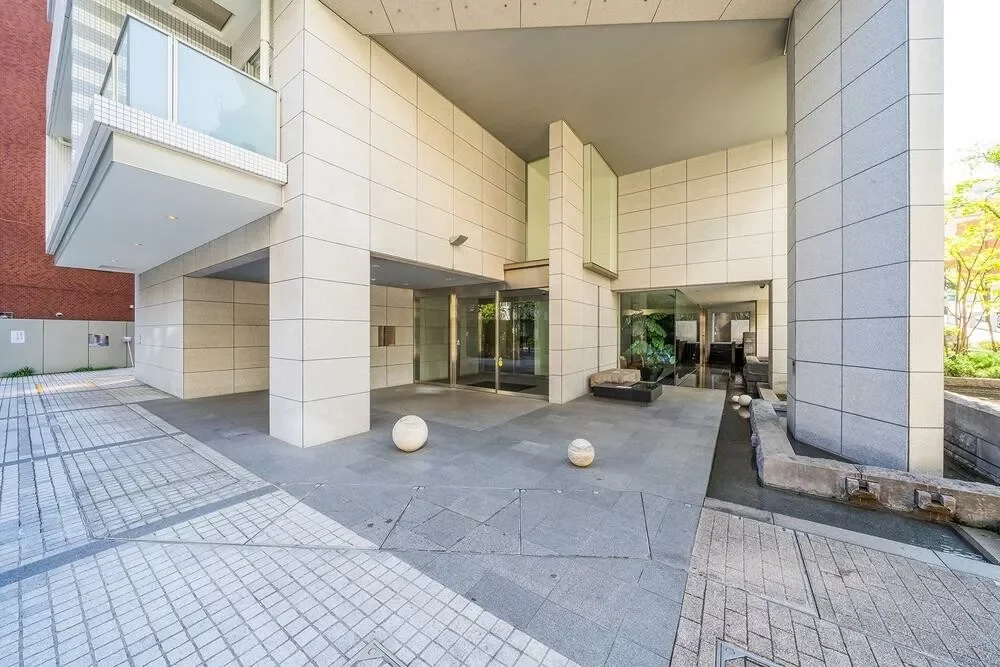 レグノ・グランデ　一番町タワー エントランス