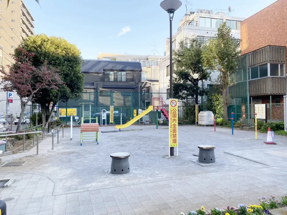 津の守坂児童遊園