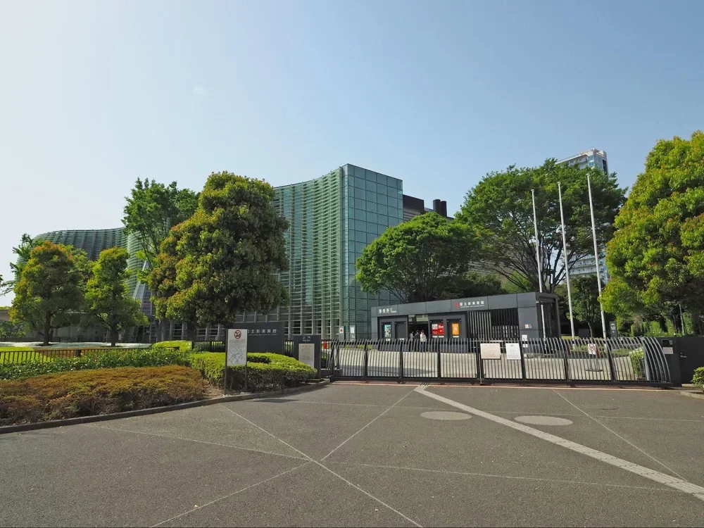 国立新美術館