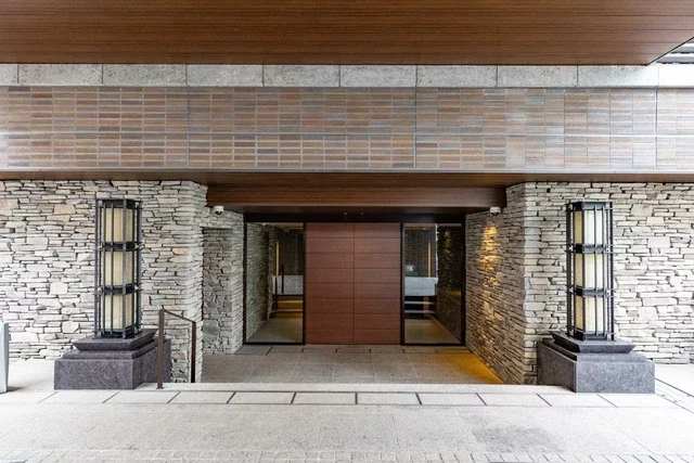 ブランズ六本木飯倉片町 エントランス