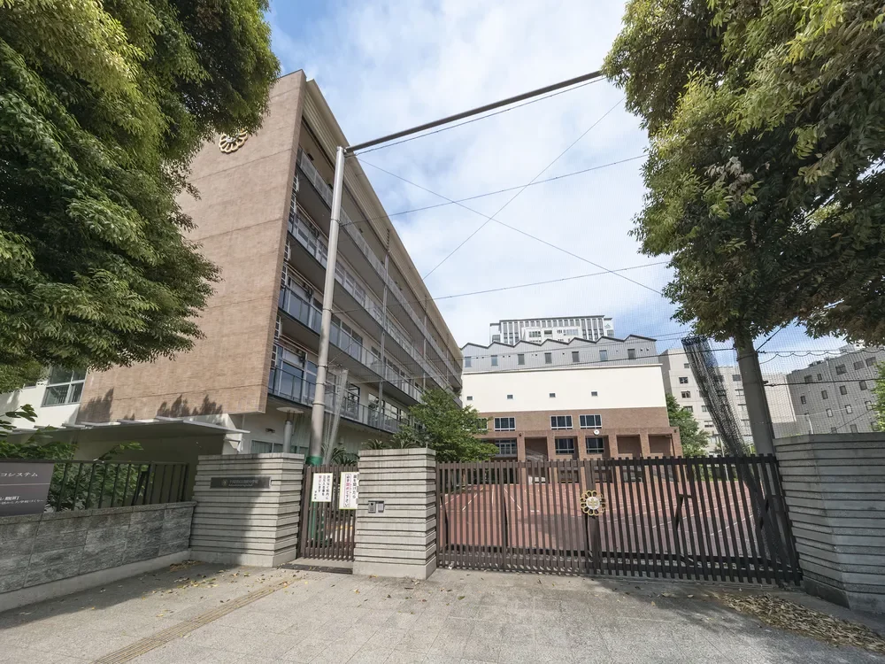 千代田区立麹町中学校
