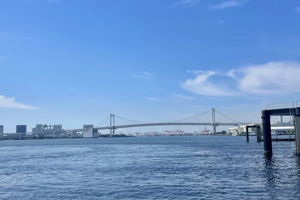 日の出桟橋からレインボーブリッジ