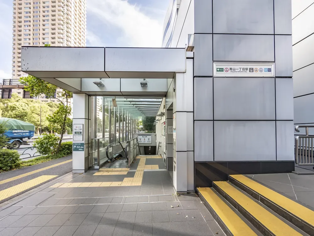 「青山一丁目」駅