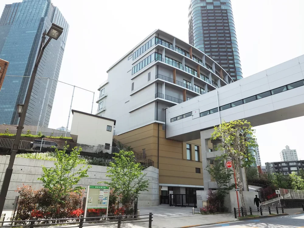 港区立赤坂中学校