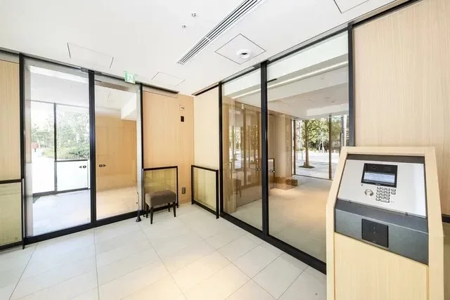 ザ・レジデンス六本木エントランス