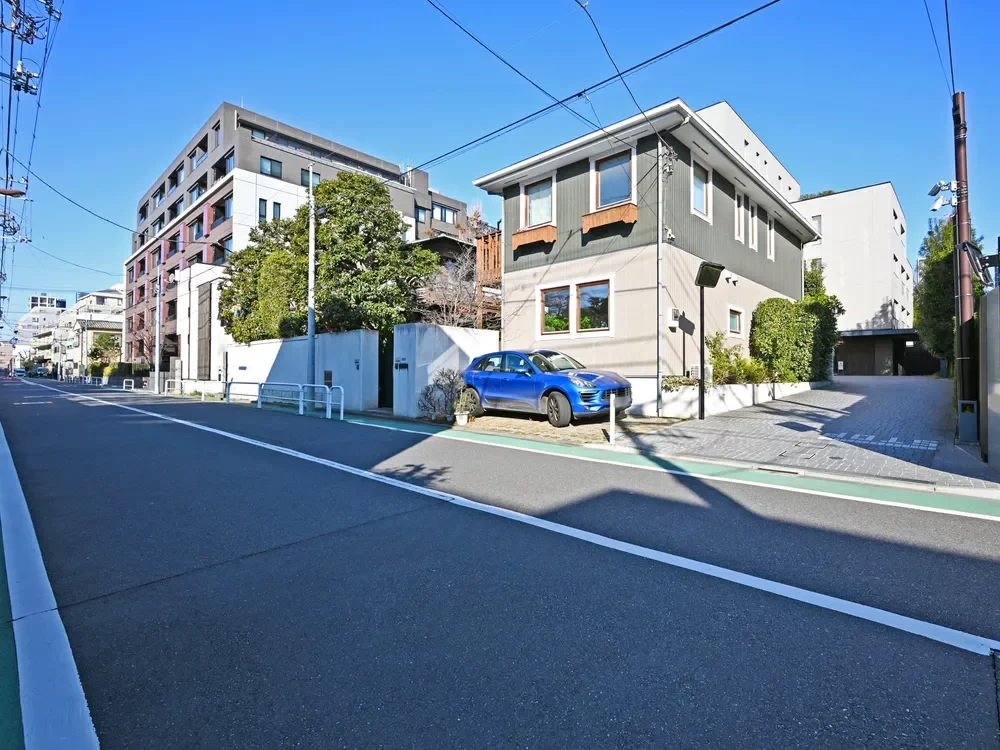 ウエリス市谷加賀町