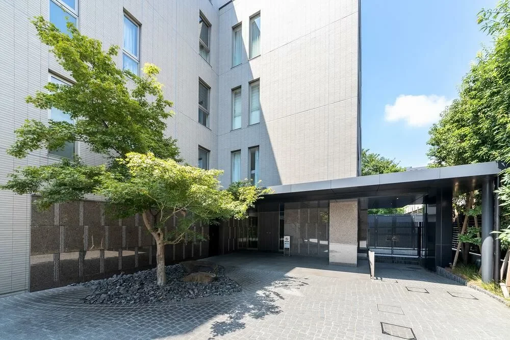 ウエリス市谷加賀町 アプローチ