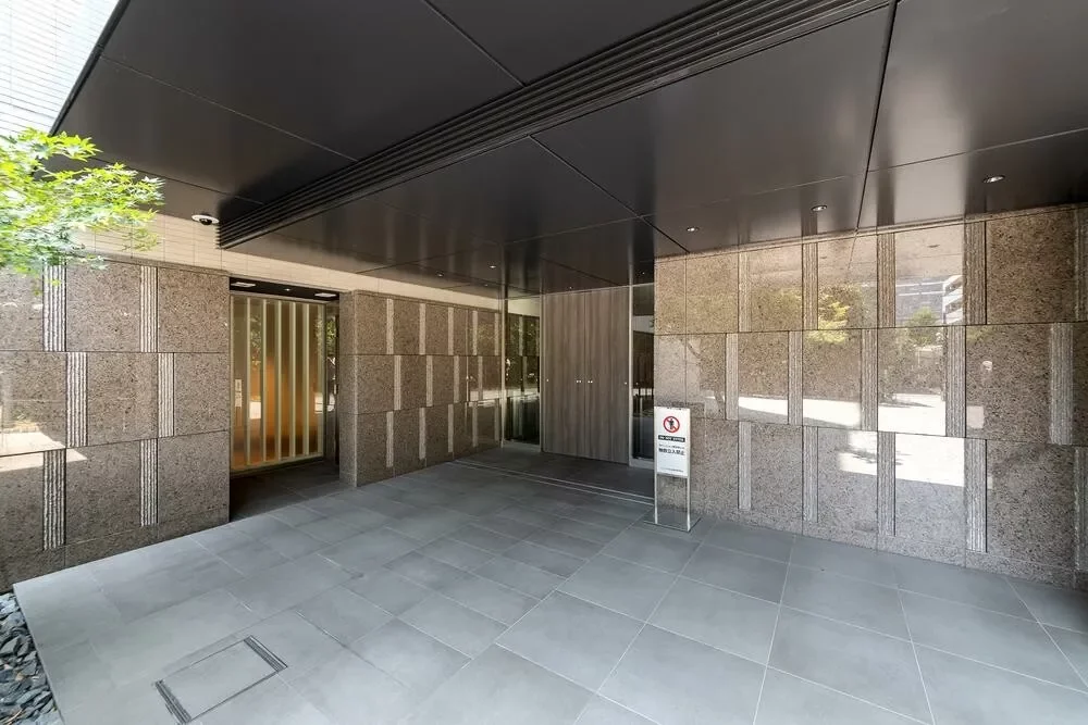 ウエリス市谷加賀町 エントランス