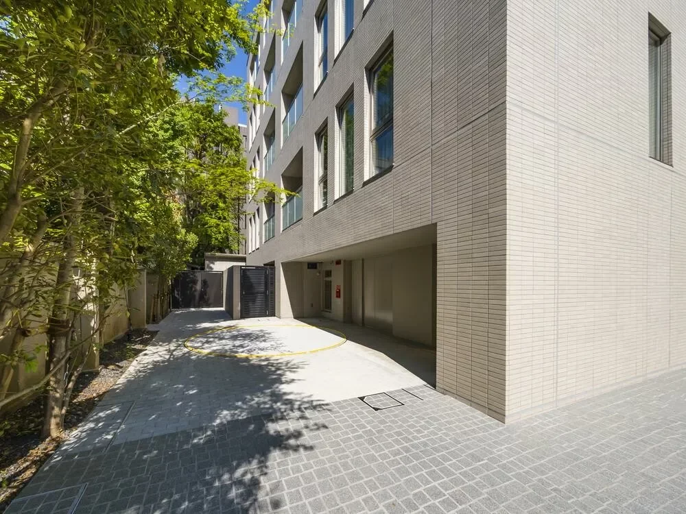 ウエリス市谷加賀町 駐車場