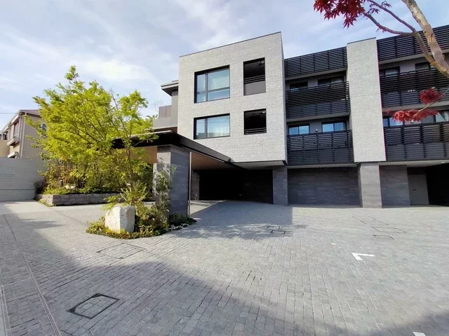 グランドメゾン目白坂テラス アプローチ