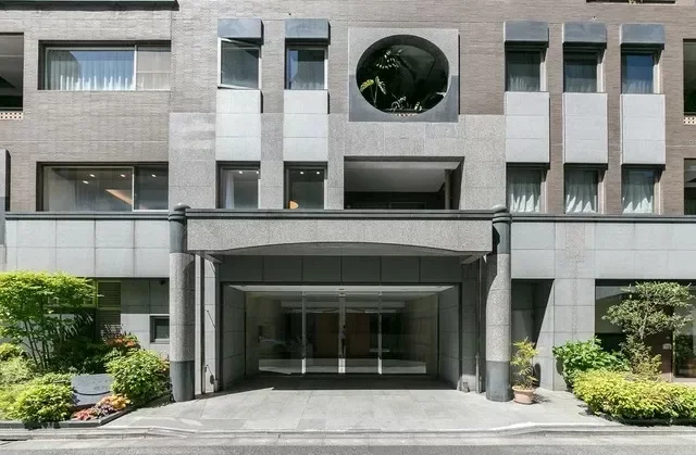 パレスサイド三番町 エントランス