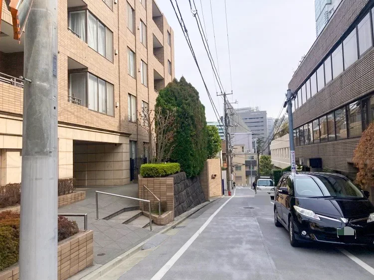 ヴェーゼント市ヶ谷と浄瑠璃坂