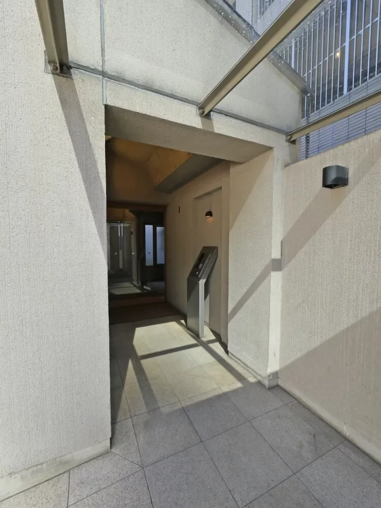 ノーツ目黒青葉台 ENTRANCE WEST