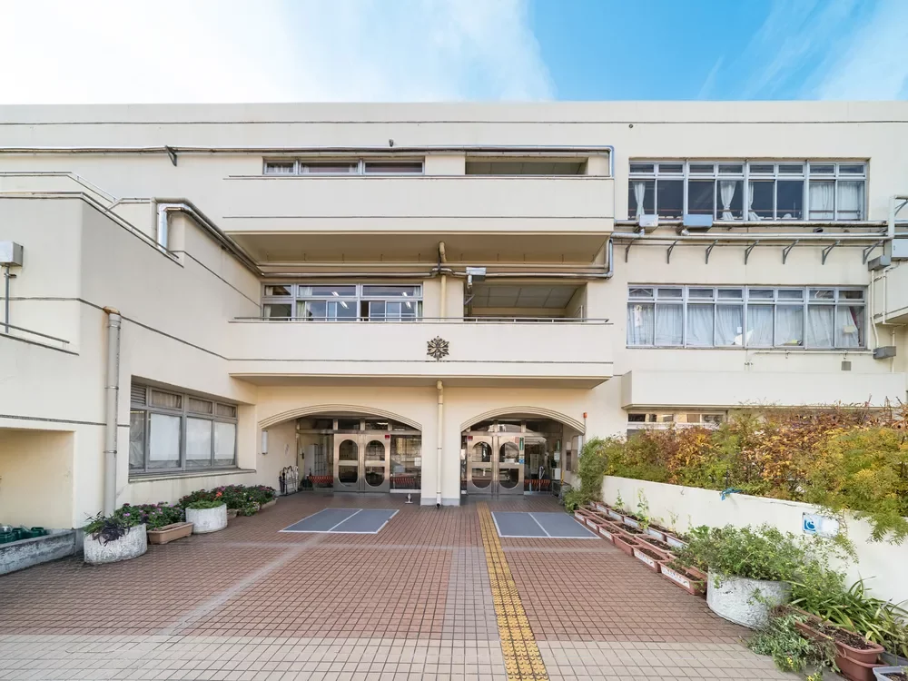 新宿区立富久小学校