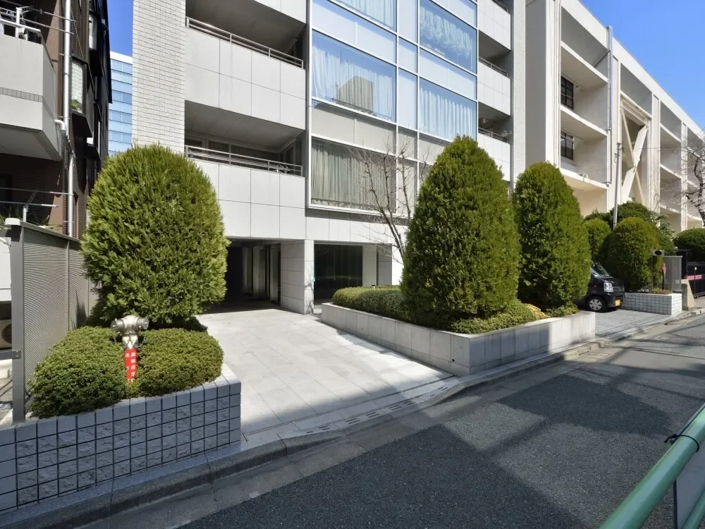 セントラルレジデンス四番町シティハウス アプローチ