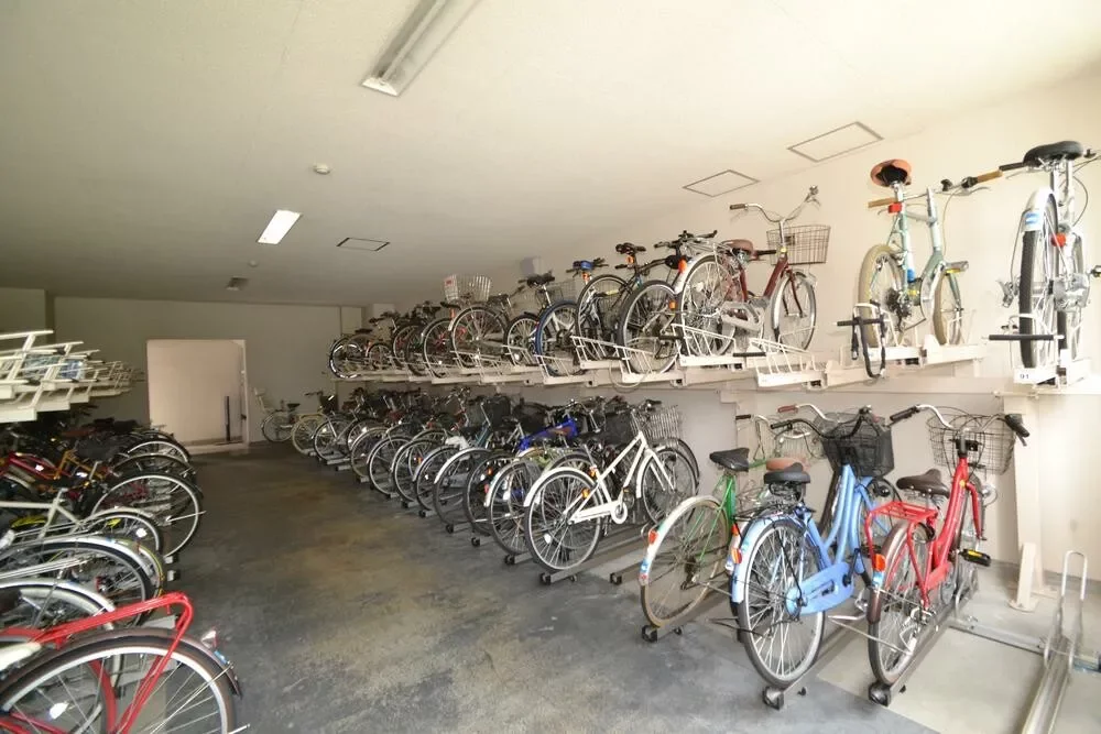 ファミールアクアージュ 駐輪場