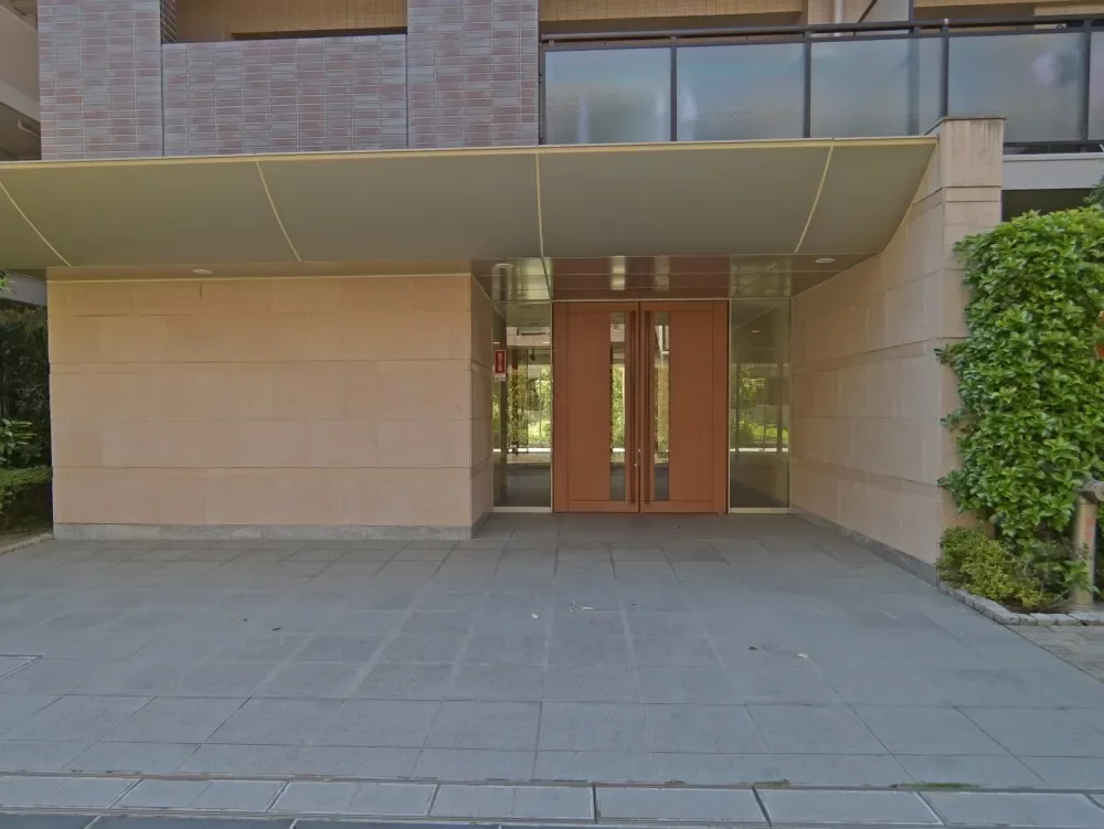 ヴェーゼント駒場公園 エントランス