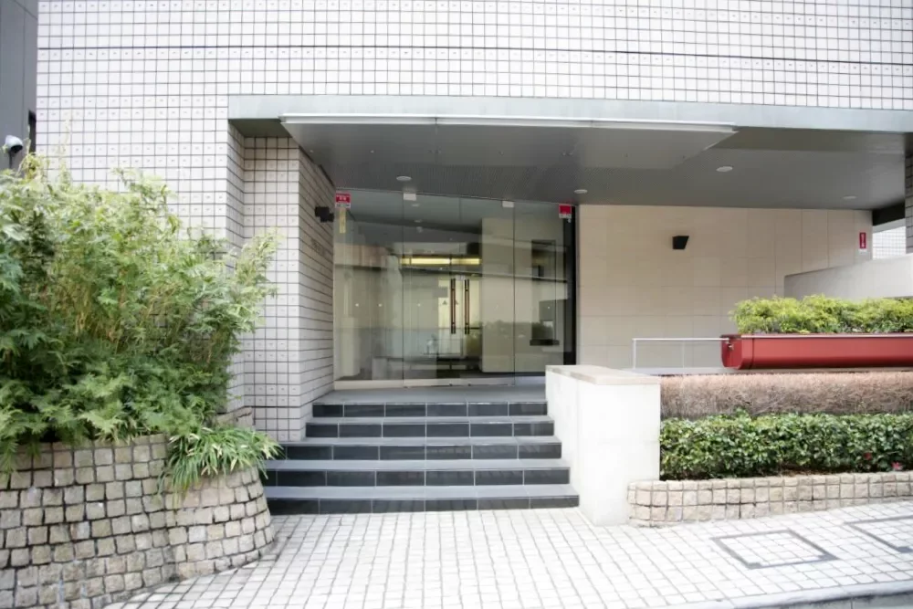 市谷砂土原ハウス エントランス